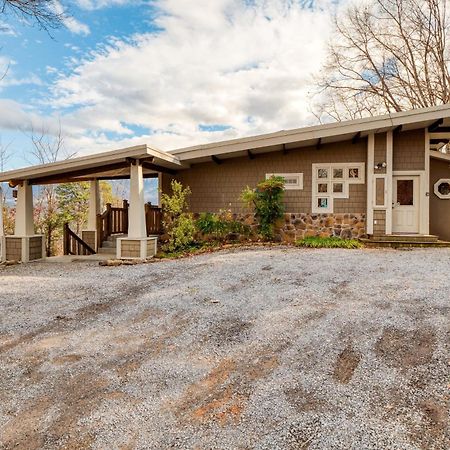 Chestnut By Avantstay Mountain Cabin W Treetop Views Hot Tub Game Room Gatlinburg Eksteriør bilde
