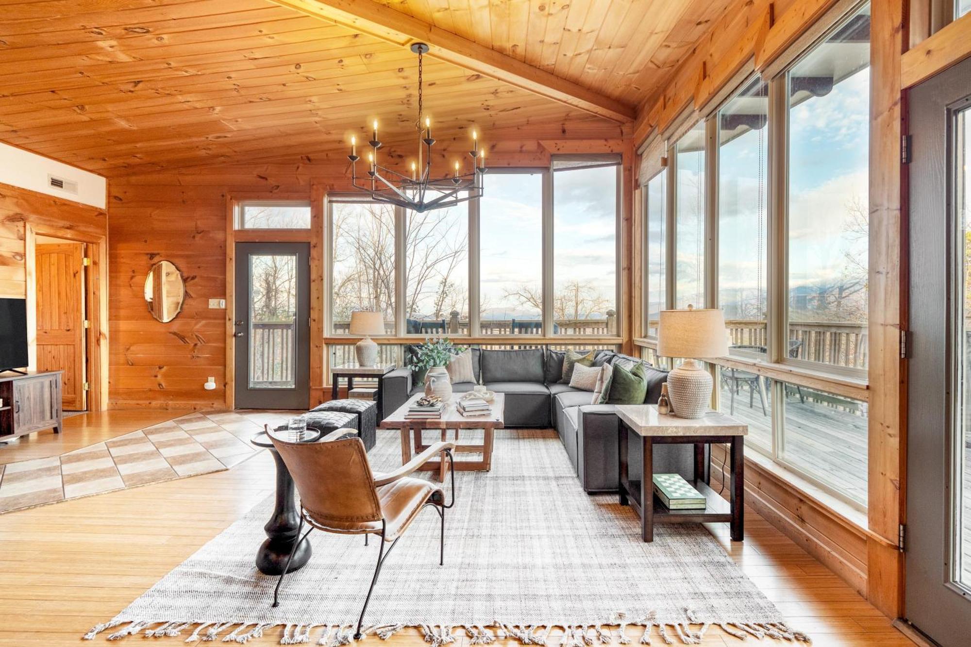 Chestnut By Avantstay Mountain Cabin W Treetop Views Hot Tub Game Room Gatlinburg Eksteriør bilde