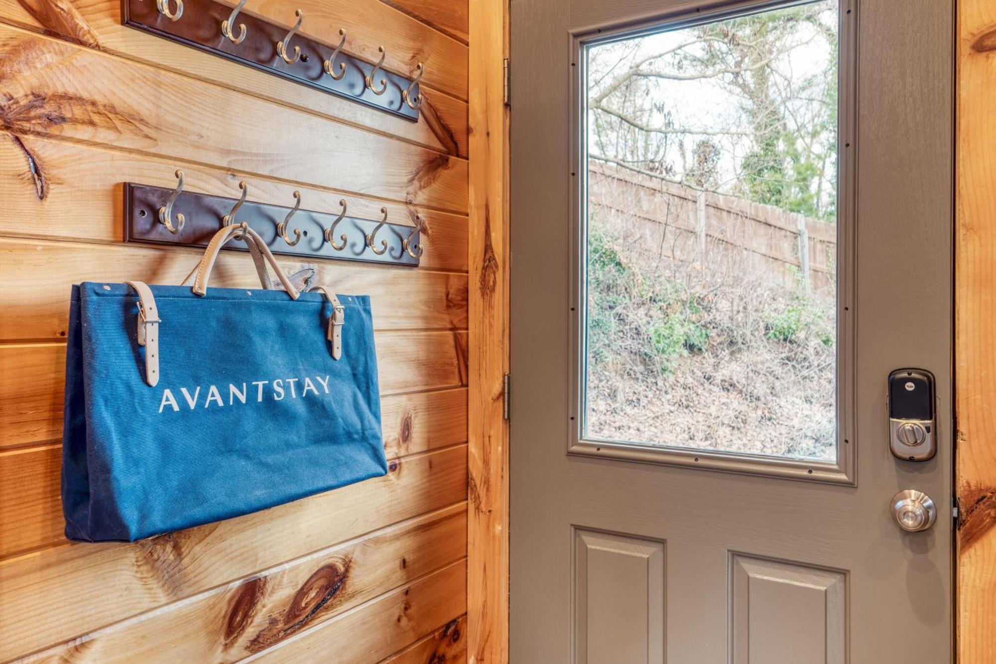 Chestnut By Avantstay Mountain Cabin W Treetop Views Hot Tub Game Room Gatlinburg Eksteriør bilde