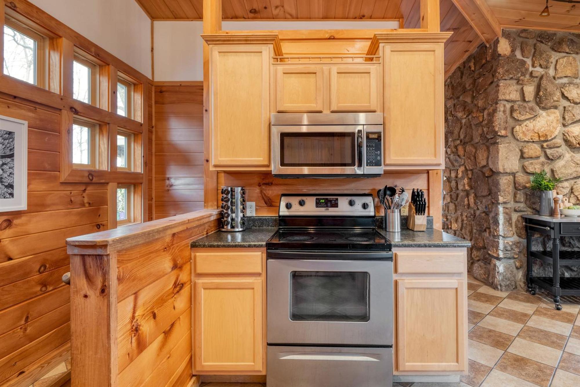 Chestnut By Avantstay Mountain Cabin W Treetop Views Hot Tub Game Room Gatlinburg Eksteriør bilde